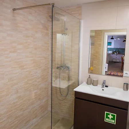 Casa Da Abelheira * Ponta Delgada (Sao Miguel)